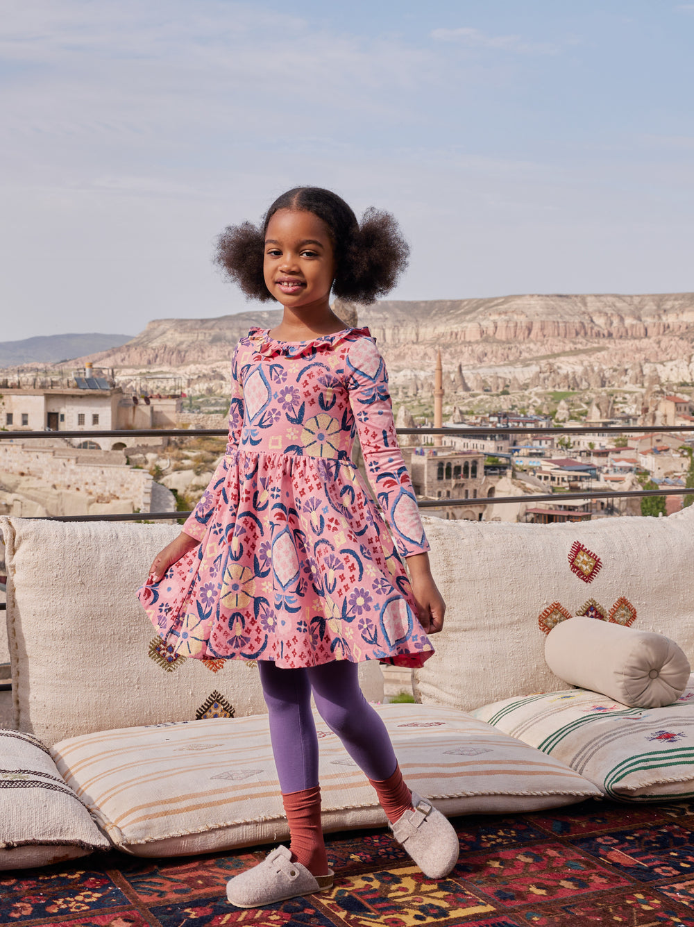 Tea Hariz Rug | Ruffle Collar Ballet Dress