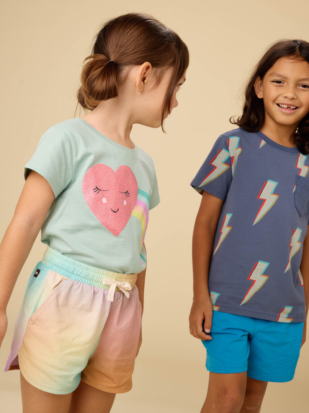 Tea Mineral | Love A Rainbow Graphic Tee
