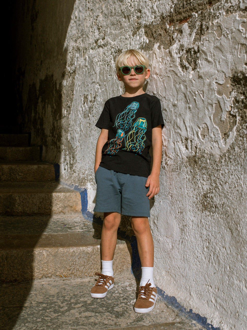Tea Jet Black | Electric Medusa Jellies Graphic Tee