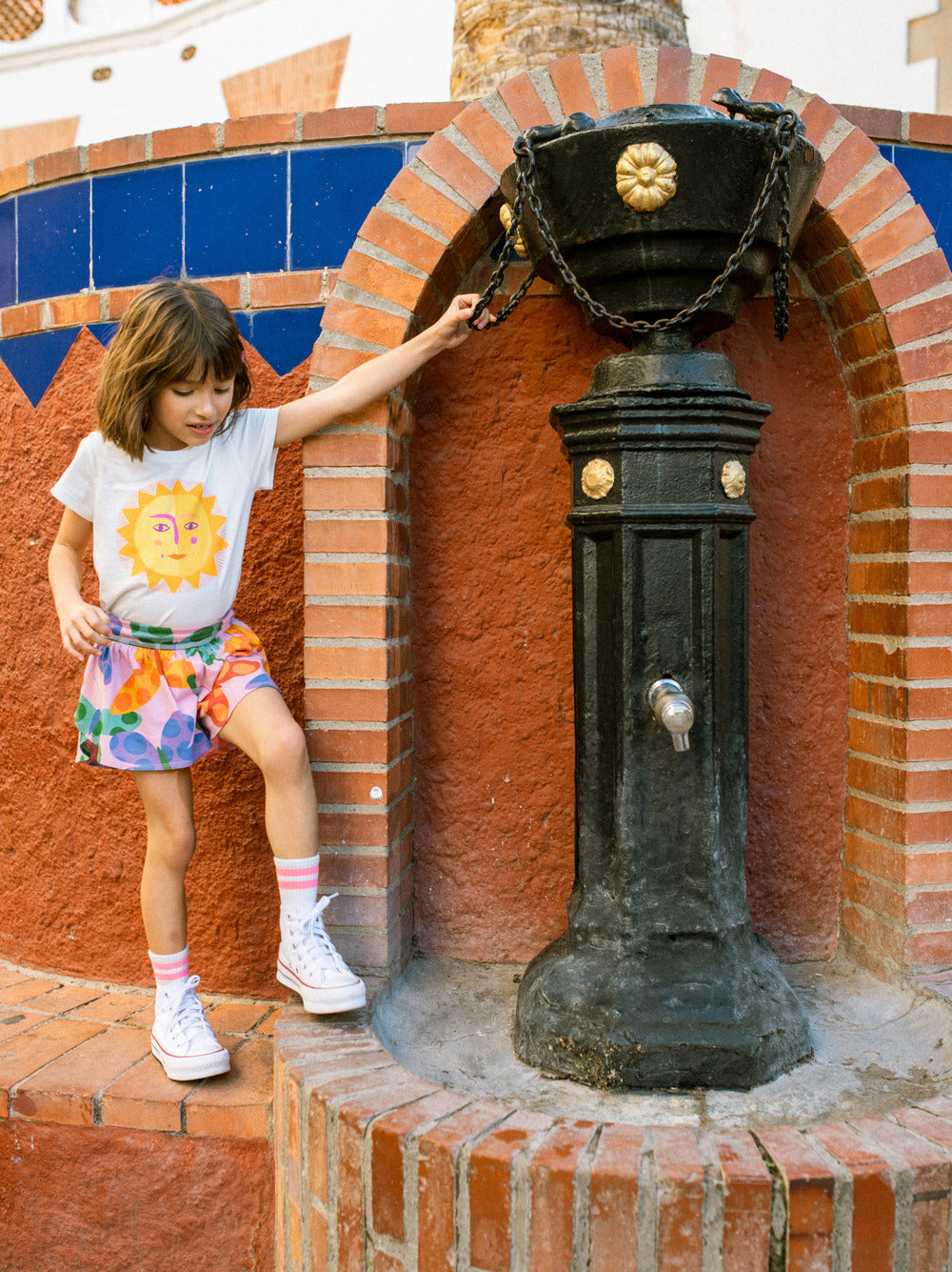 Tea Chalk | Sol De La Rambla Graphic Tee
