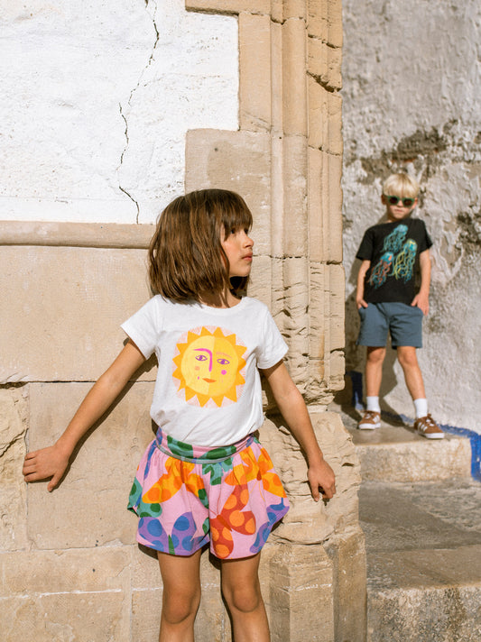 Tea Chalk | Sol De La Rambla Graphic Tee