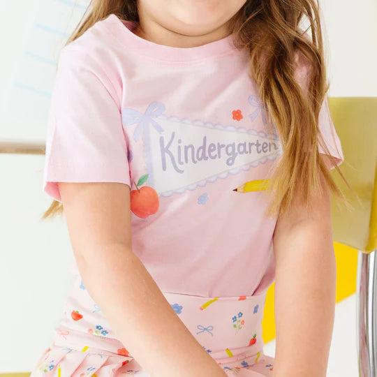 Sweet Wink Ballet Pink | Kindergarten Pennant Short Sleeve T-Shirt