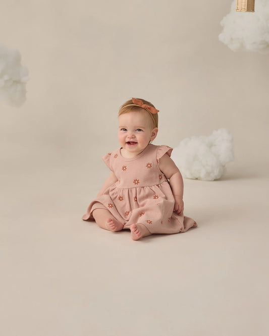 Quincy Mae Blush Pink Daisy | Flutter Sleeve Dress